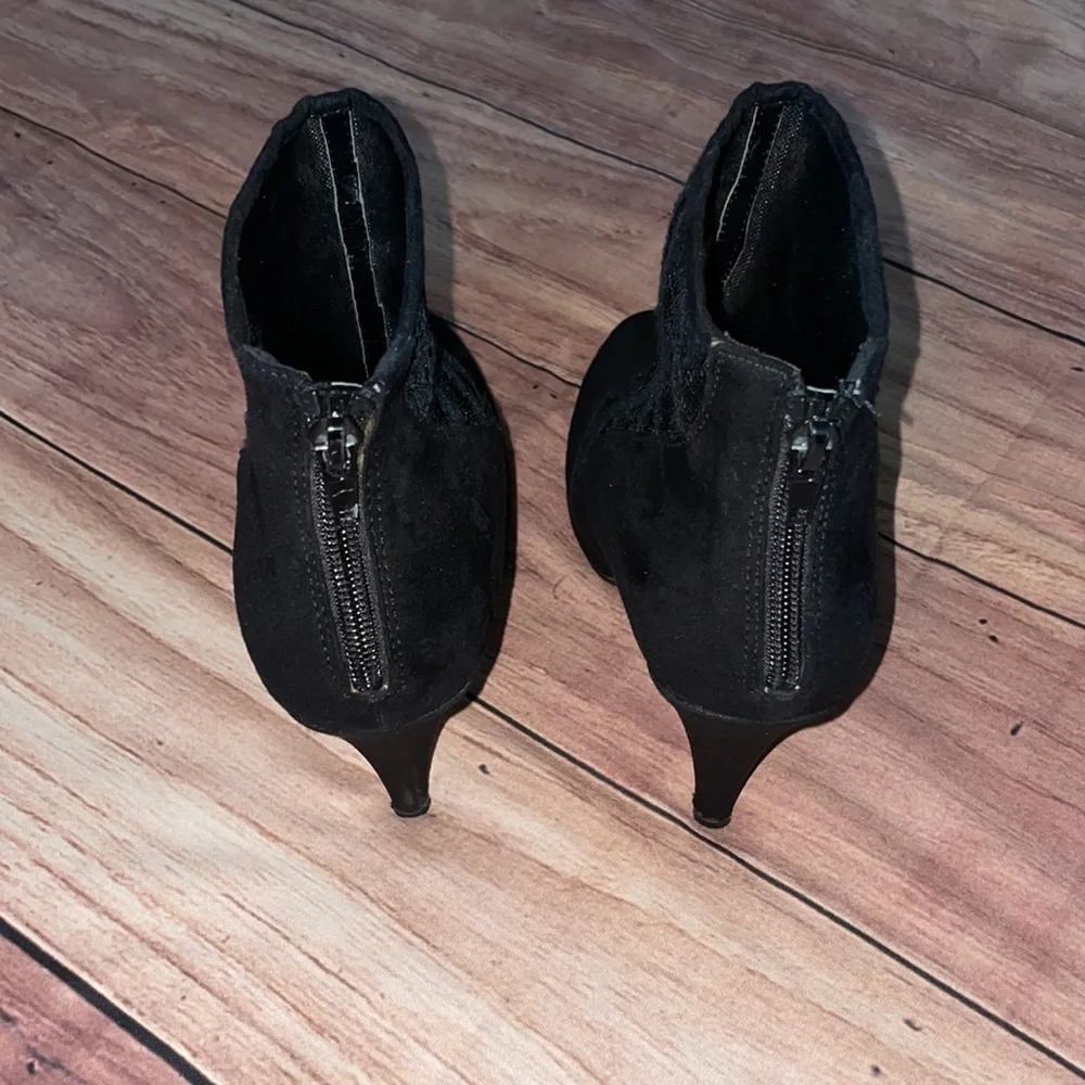 Suede/lace ankle boots size 7.5 color black